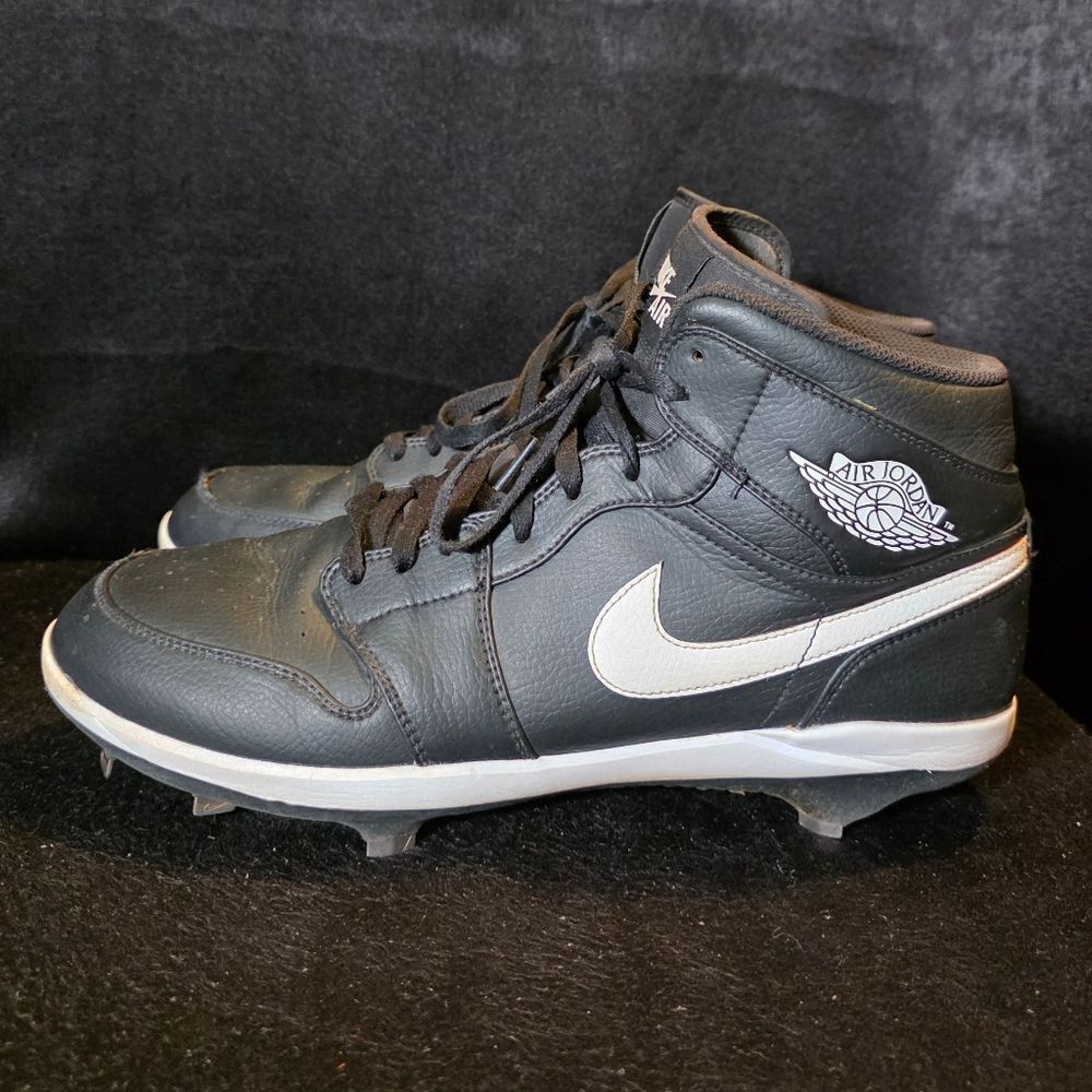 Nike Black and White Men's Cleats - Picture 5 of 9